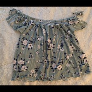 American eagle off the shoulder shirt!!